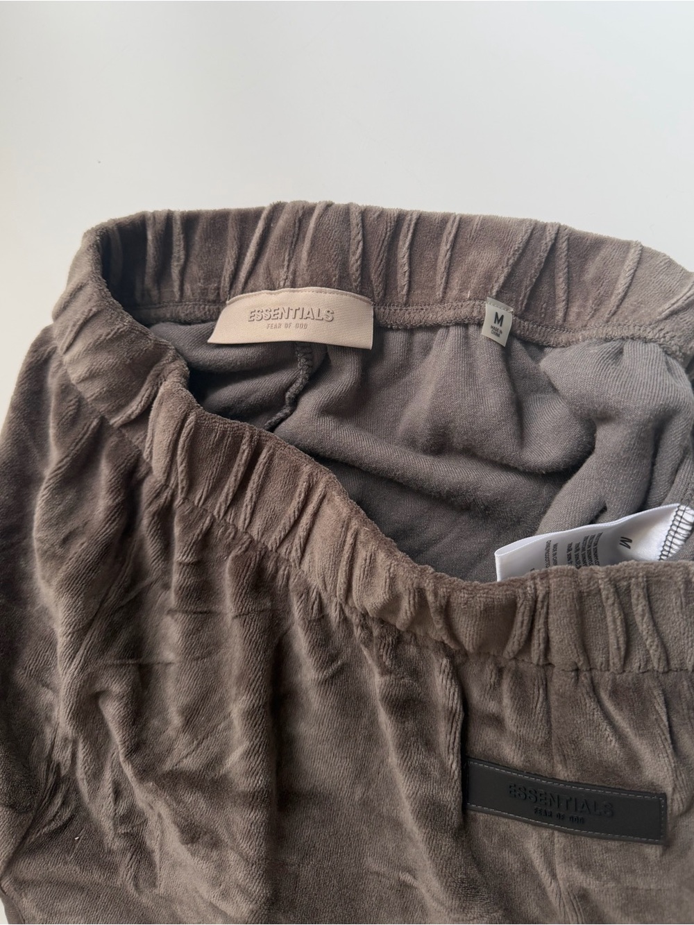 ESSENTIALS Shorts - Picture 3 of 3
